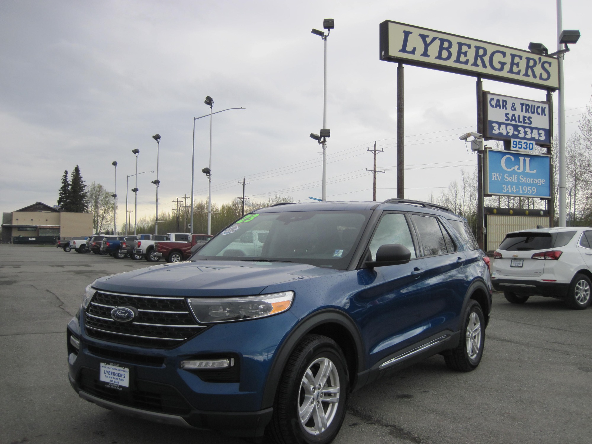 photo of 2023 Ford Explorer XLT AWD 